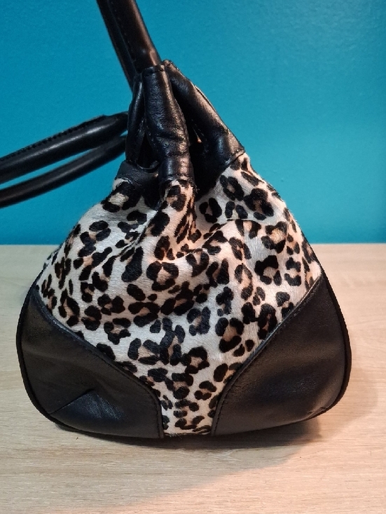 Ann Taylor Leopard Print Shoulder Bag with Black Accents - Picture 2 of 13